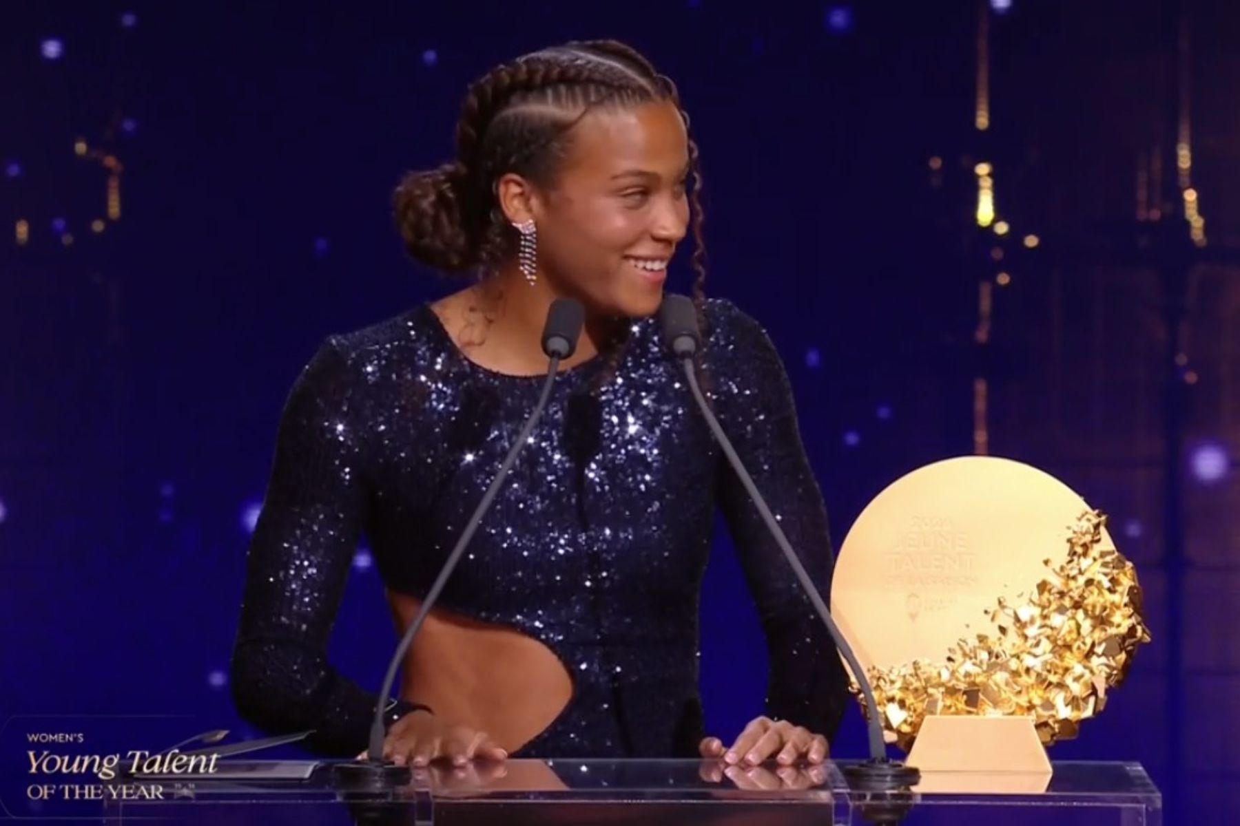 Bola de Ouro 2026: Vicky López, do Barcelona, recebe prêmio de melhor jogadora jovem