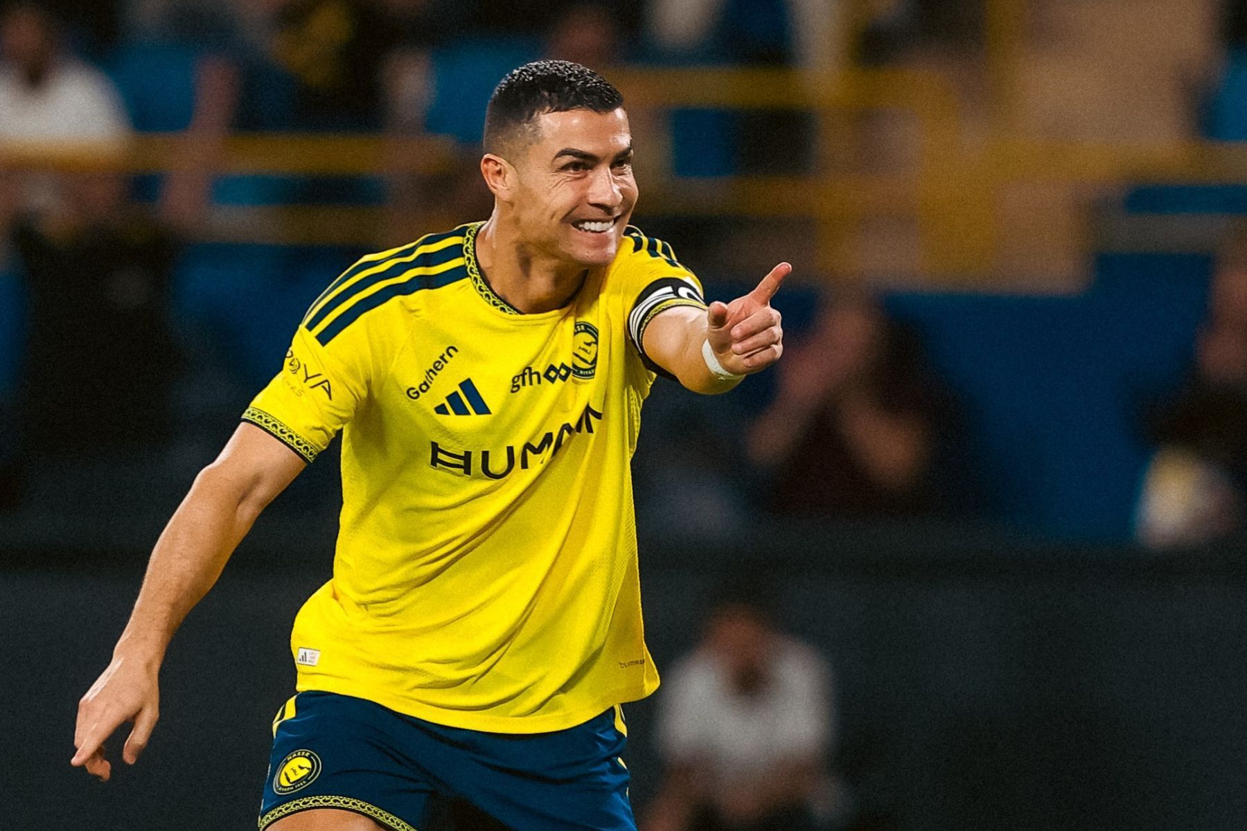 Cristiano Ronaldo marca hat-trick, chega aos 985 gols, e Al-Nassr assume vice-liderança do Campeonato Saudita