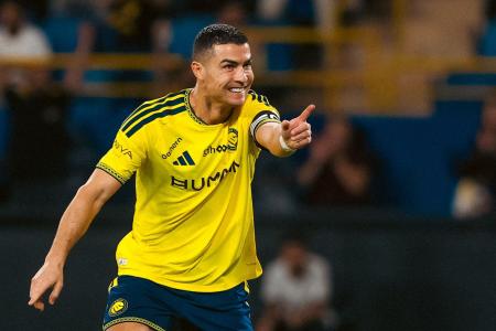 Cristiano Ronaldo comemora gol pelo Al-Nassr