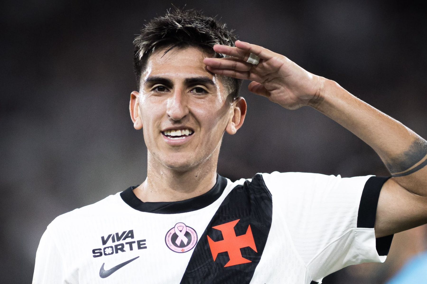 Vasco vence o Botafogo no Nilton Santos e respira no Brasileirão