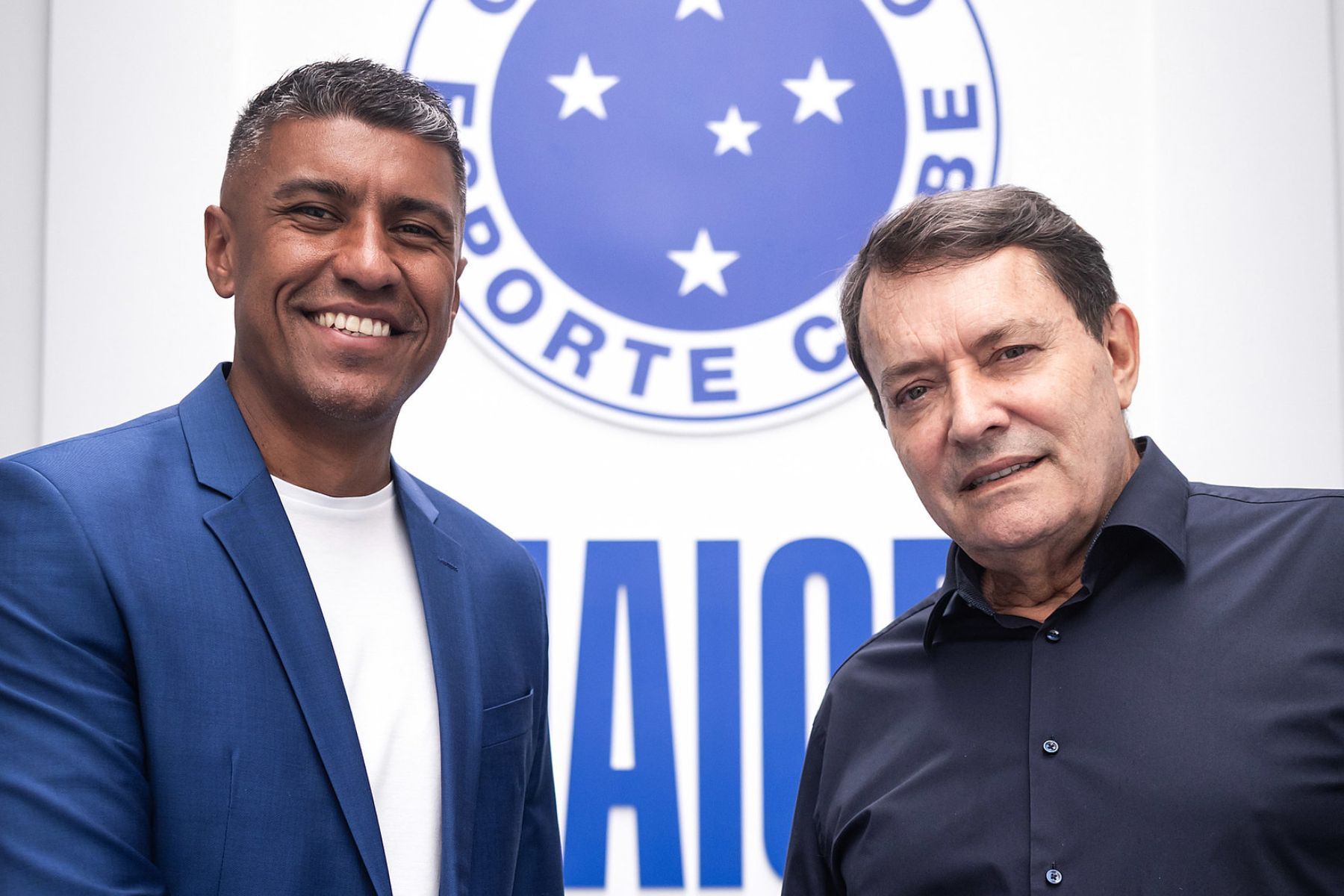Pedrinho explica papel de Paulinho no Cruzeiro e faz forte desabafo: 'Não vivo de futebol'