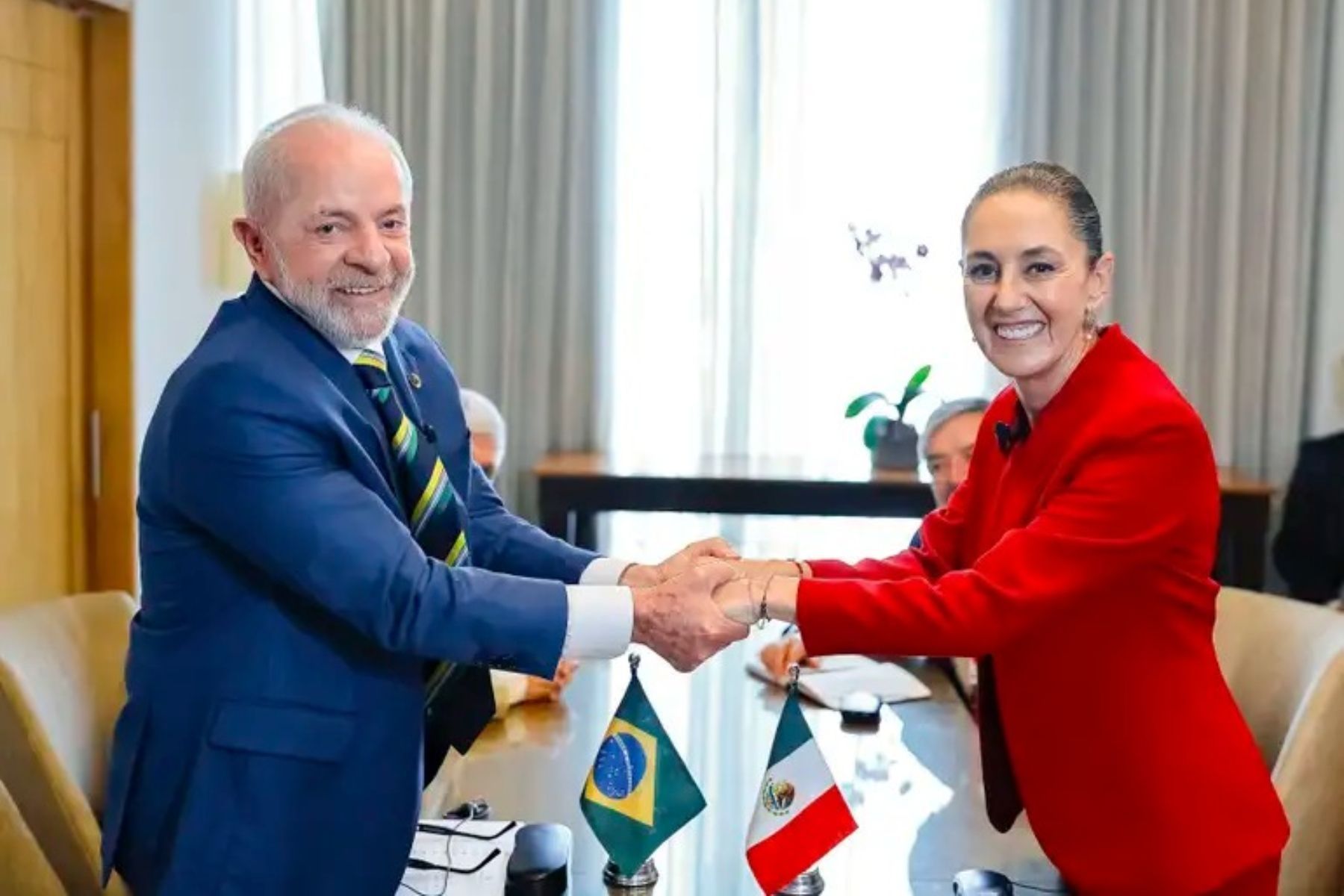 Presidente do México afirma que Brasil ganhou com reeleição de Lula: 'Viva a democracia'