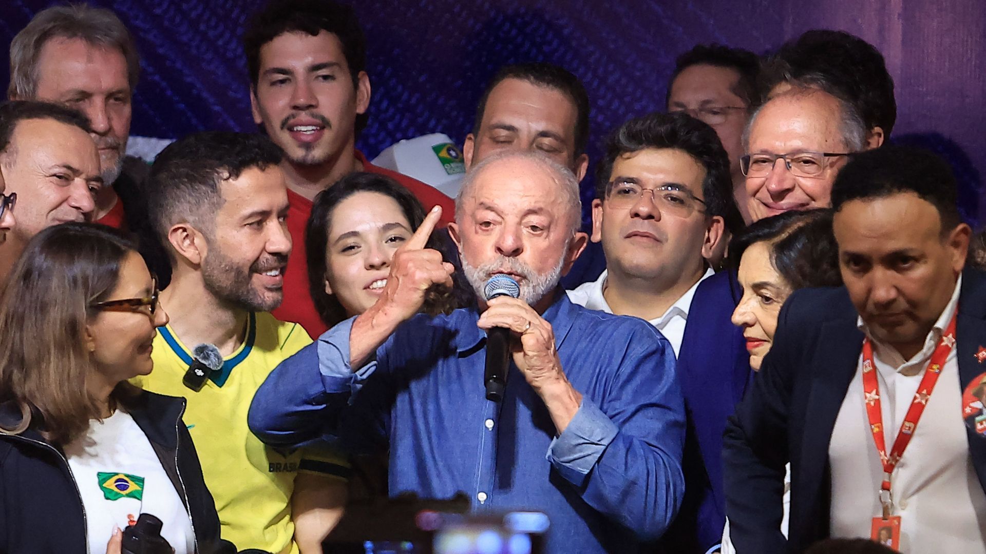 Lula faz história, vira no 2º turno e é eleito pela quarta vez presidente do Brasil