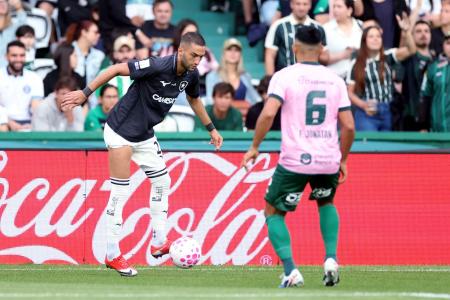 Botafogo e Coritiba se enfrentaram no Couto Pereira