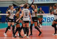 Dentil/Praia Clube joga bem e vence Brasília em estreia no Mineiro Feminino de Vôlei