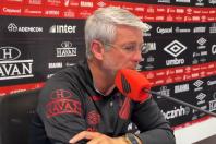 Odair admite fraqueza do Athletico-PR após derrota para o Grêmio: 'Tira confiança'