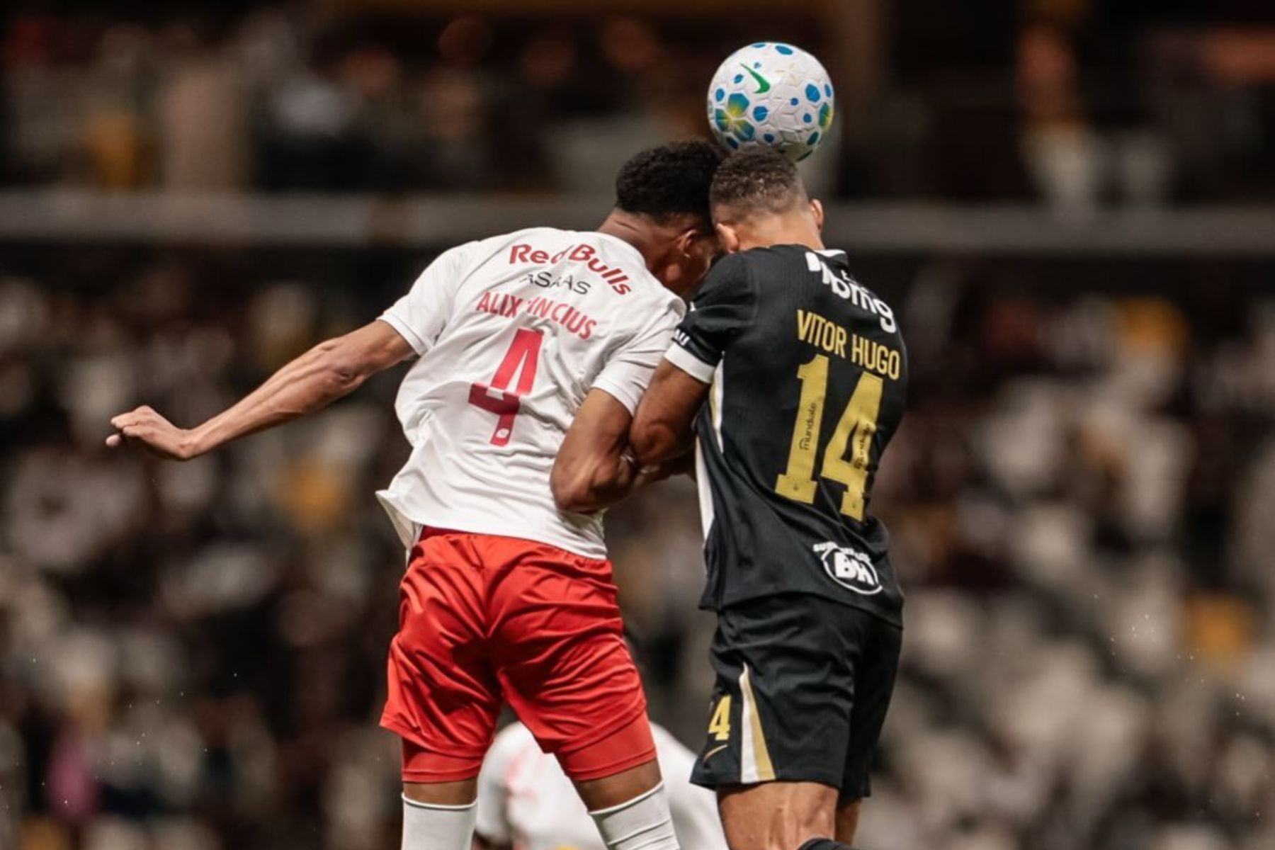 RB Bragantino atualiza boletim médico de Alix Vinícius após choque de cabeça