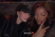 Ludmilla surge ao lado de Hailey Bieber em evento e fãs reagem: 'Justin Bieber no Numanice'