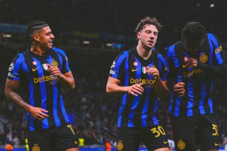 Inter comemora gol de Carlos Augusto contra Shakhtar Donetsk na Champions League