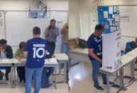 Vídeo: veja momento em que Tarcísio de Freitas vota em São Paulo