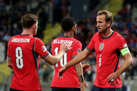Seleção Inglesa comemora gol contra a Croácia