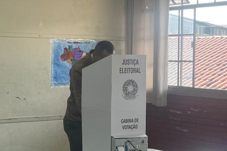 Ben Mendes vota em Betim