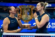 Luisa Stefani celebra título do WTA 1000 de Pequim: ‘Sempre um prazer e uma honra’
