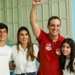 Cadu de Lula vota pela manhã deste domingo com familiares e aliados políticos