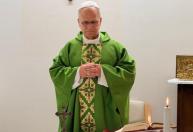 Hospitalizado, papa Leão XIV fala ao telefone com Putin e oferece ajuda do Vaticano para 'diálogo para paz' com Ucrânia