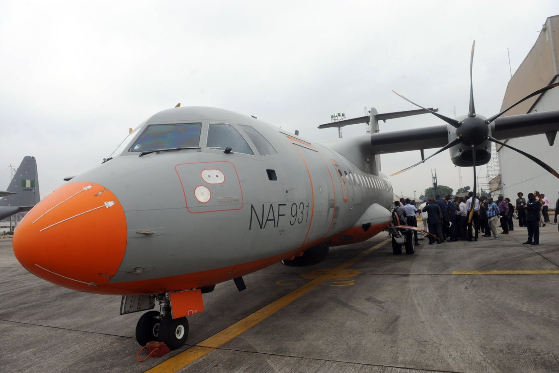 Avião militar com 32 pessoas a bordo cai na Nigéria