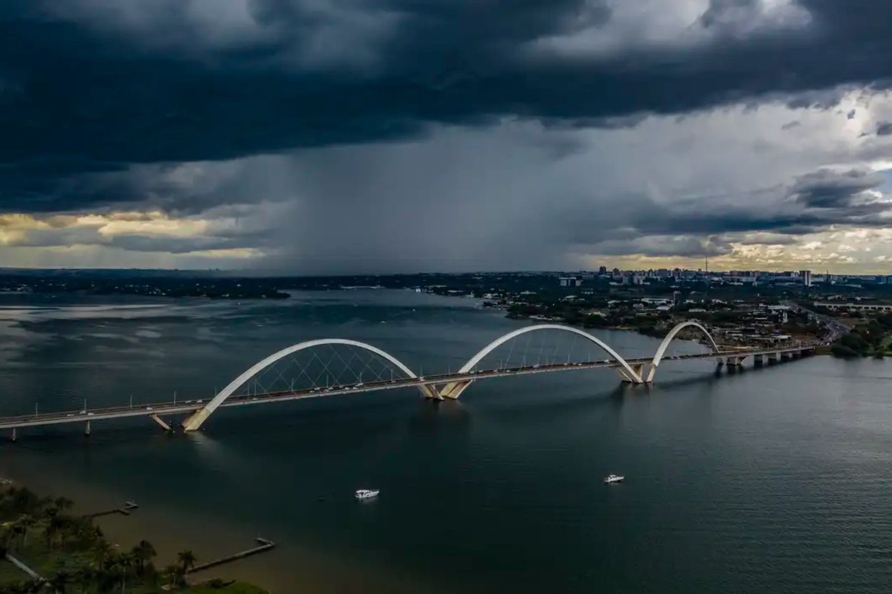 Eleições 2026: DF tem alerta de tempestade e granizo para domingo de votação