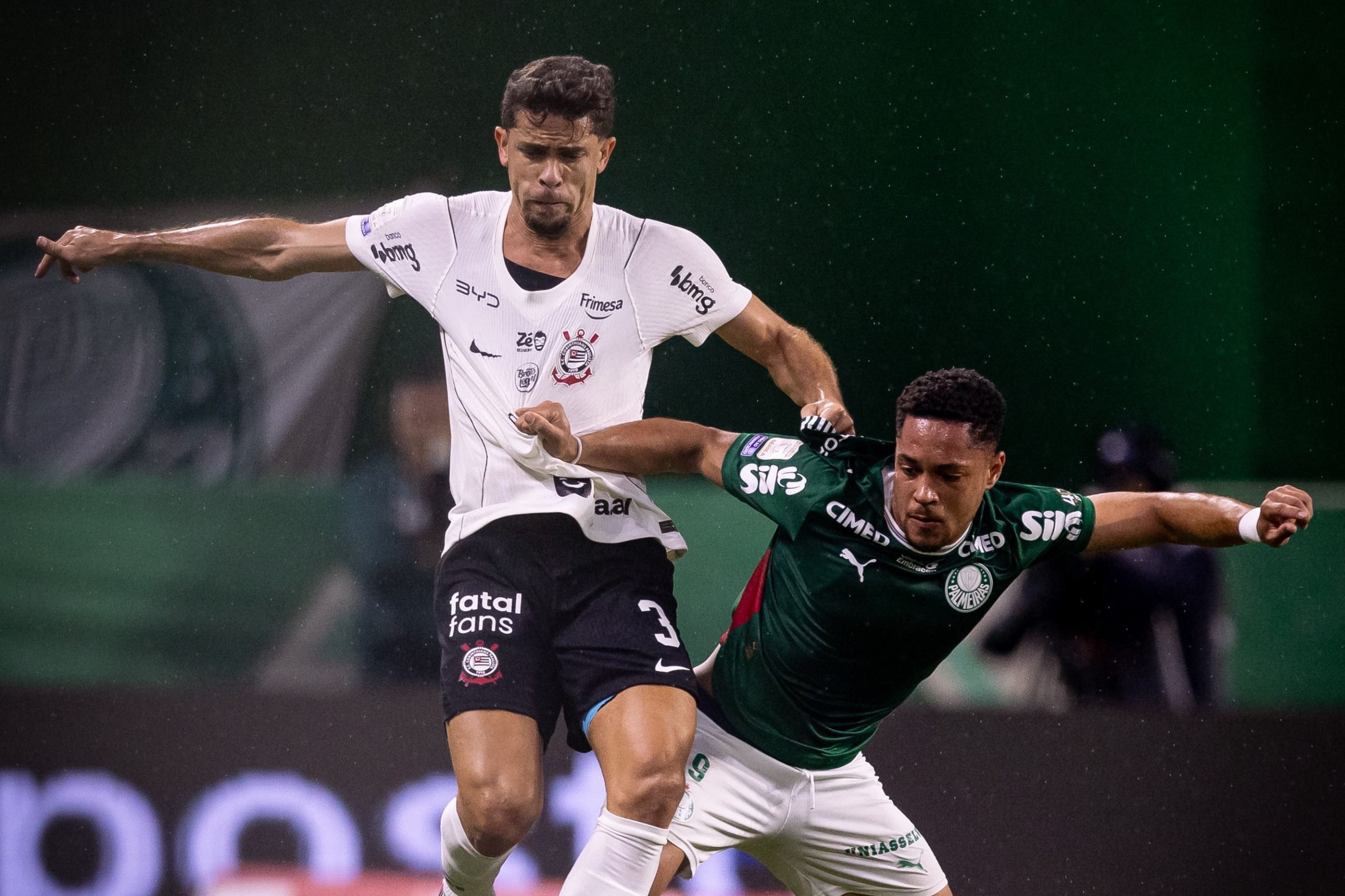 Gabriel Paulista ataca diretoria do Corinthians: 'Não vejo proteção'