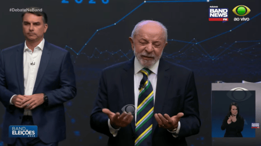 Gestos de Flávio no debate irritam marqueteiro de Lula