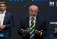 'Gestos' de Flávio irritam marqueteiro de Lula em debate da Band
