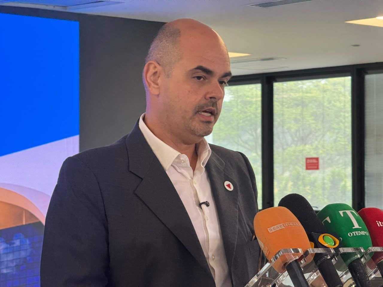 'Boa sorte para renegociar com o governo Lula', diz Simões a Cleitinho