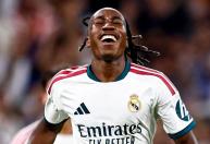 Vini Jr. é expulso, mas Real Madrid bate Vilarreal e segue 'caça ao líder' no Espanhol