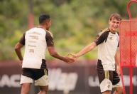 Com titular fora, Flamengo divulga relacionados para clássico com Vasco pelo Brasileiro