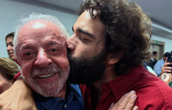 Artistas e famosos celebram vitória de Lula nas urnas para o 4° mandato; veja
