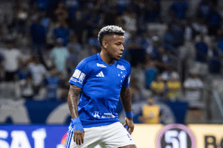 Keny Arroyo em ação pelo Cruzeiro