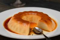 Pudim de leite em pó feito sem ir ao forno de um jeito super fácil e rápido, uma sobremesa perfeita