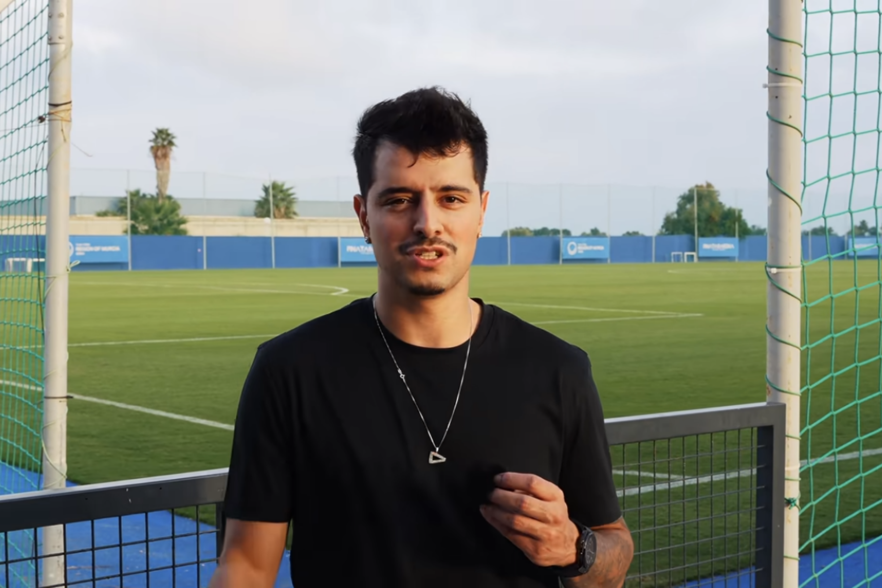 Sócio de Vini Jr., influenciador revela convite para agenciar destaque do Atlético