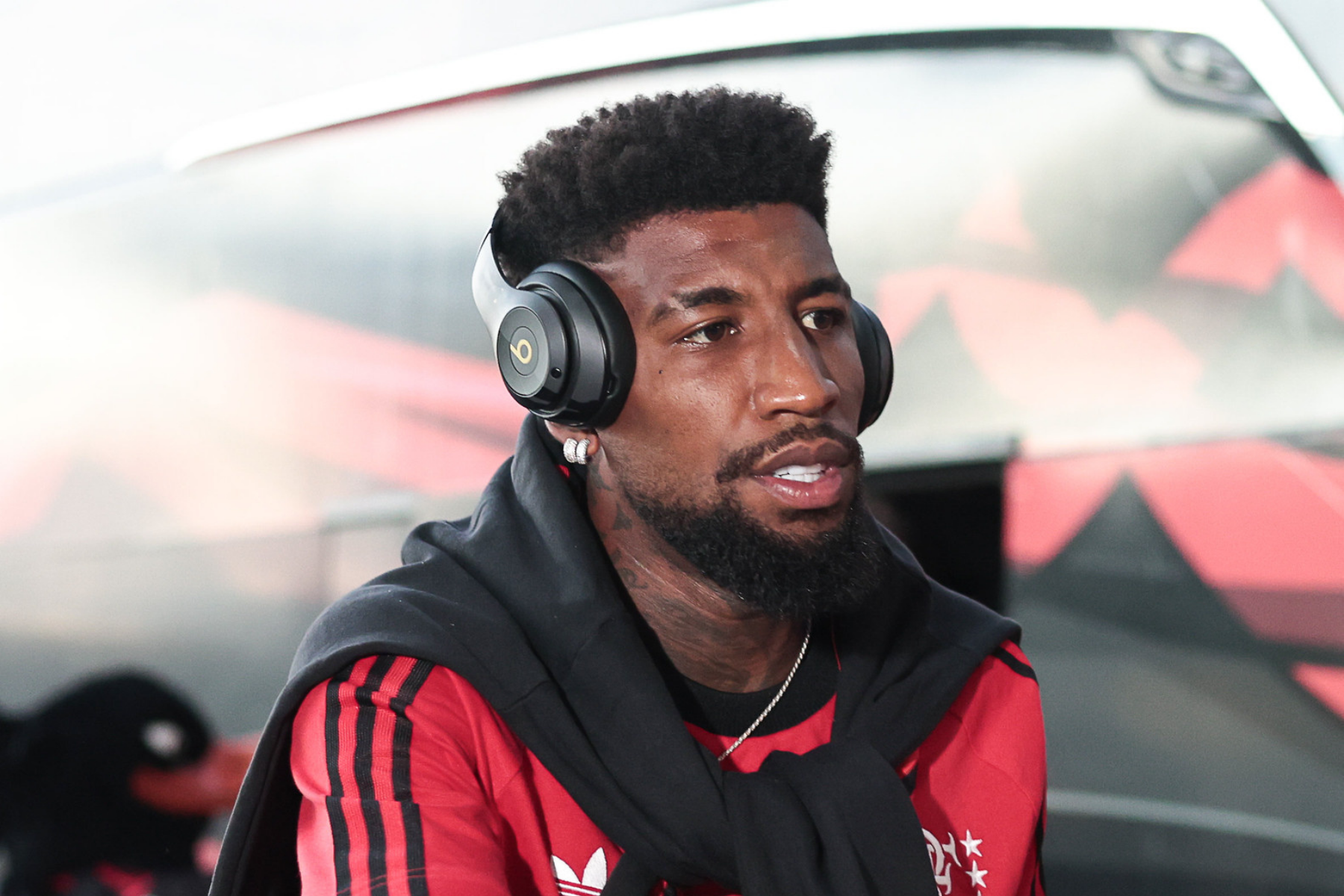 Titular do Flamengo 'passa no teste' em nova posição e dá recado contra o Estudiantes