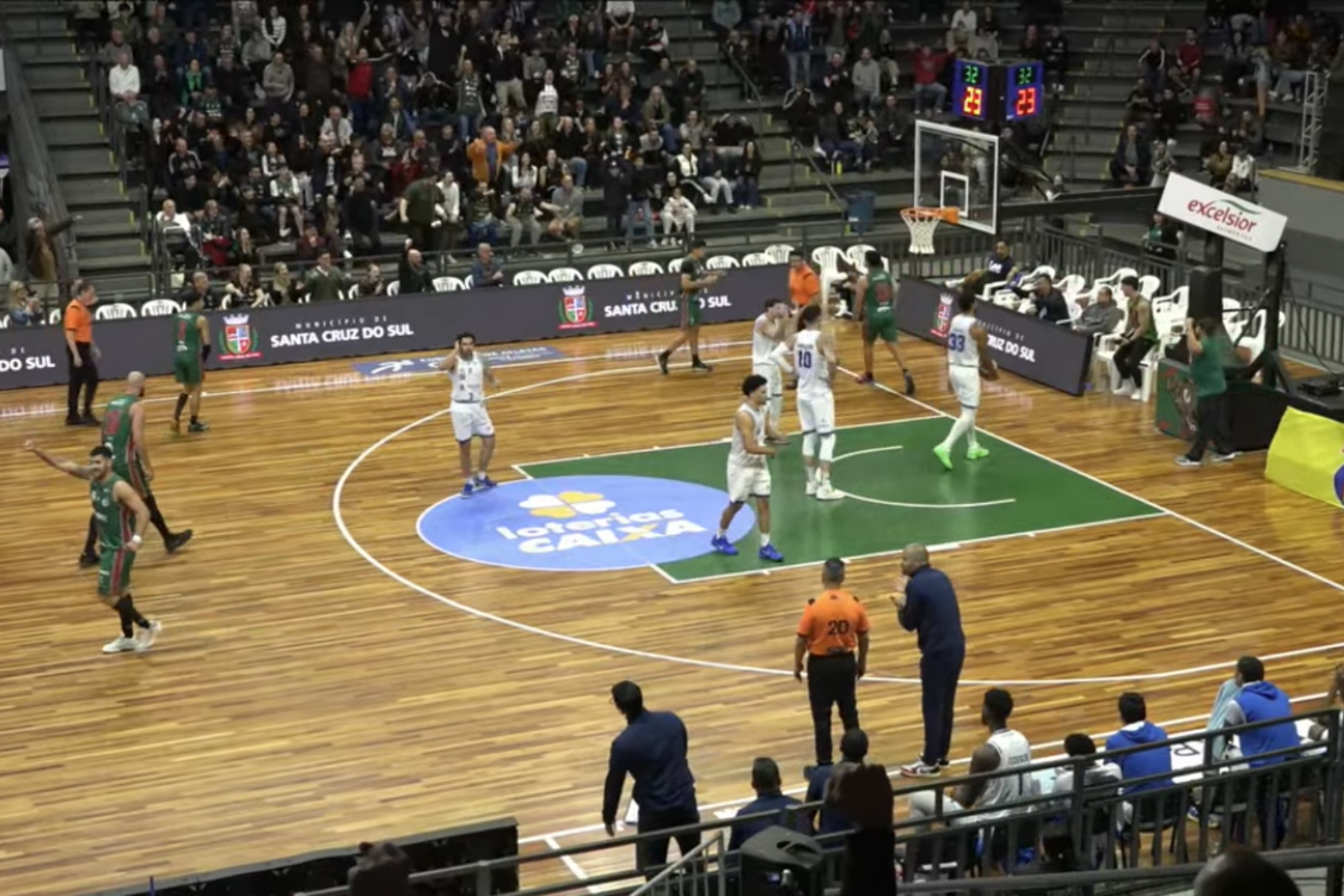 Com show de Eugeniusz, Cruzeiro perde para União Corinthians no NBB