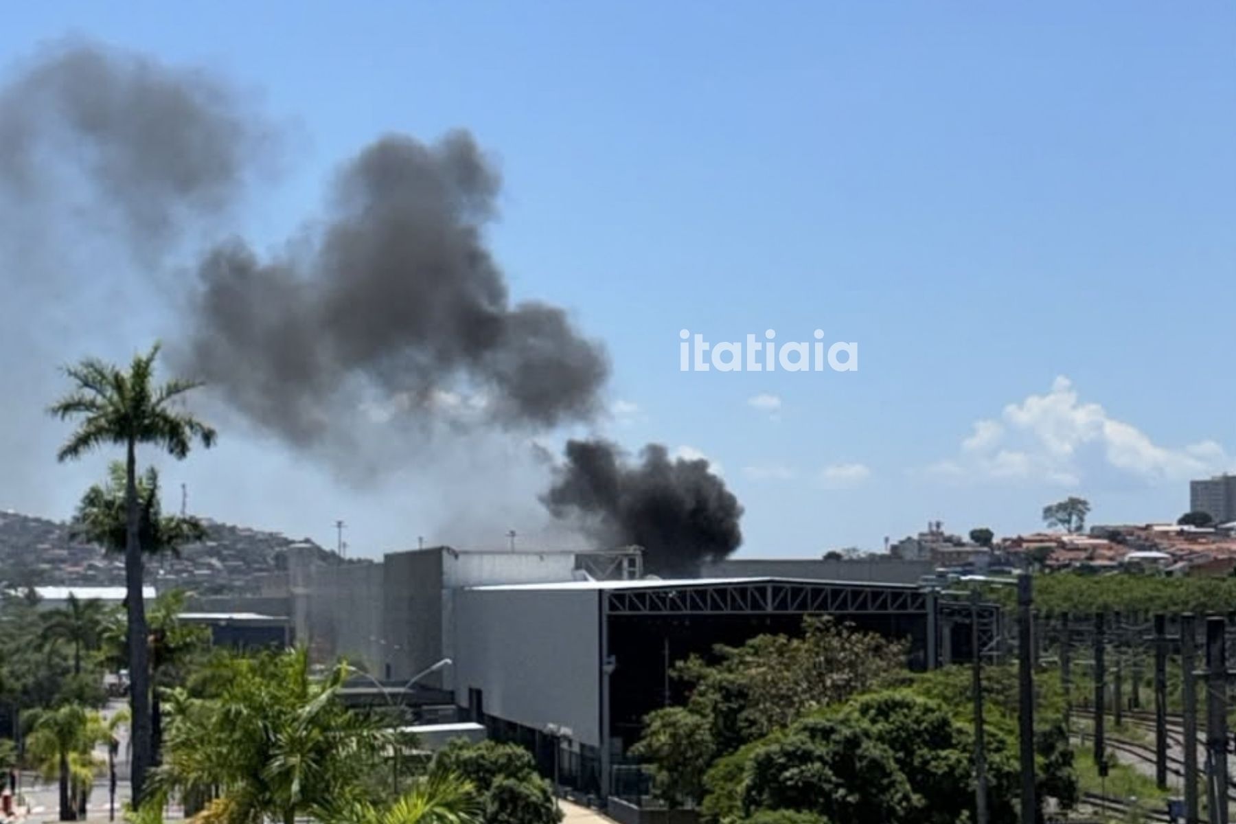 Avião que caiu na estação de metrô São Gabriel decolou de aeroporto da Pampulha