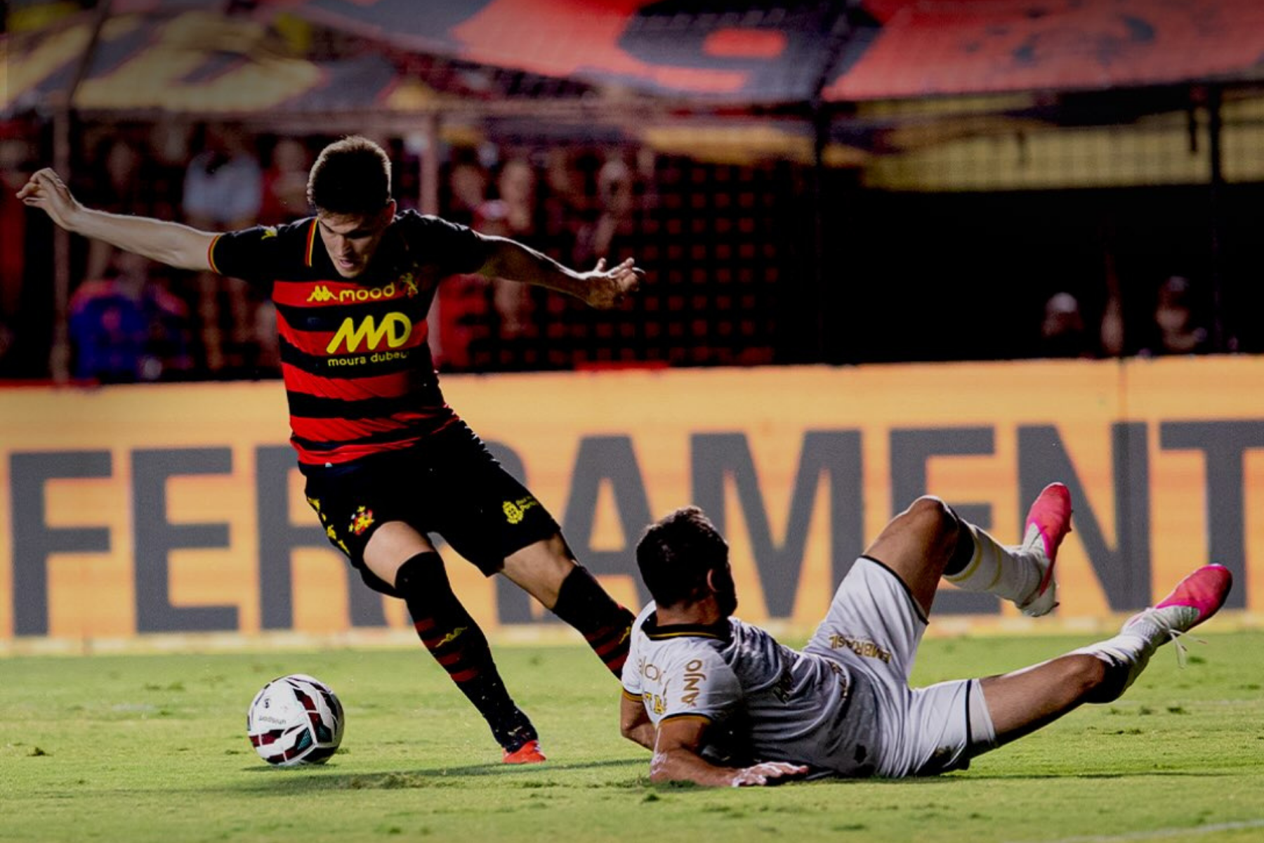 Ex-Corinthians decide, Sport vence o Criciúma e encosta no G6 da Série B