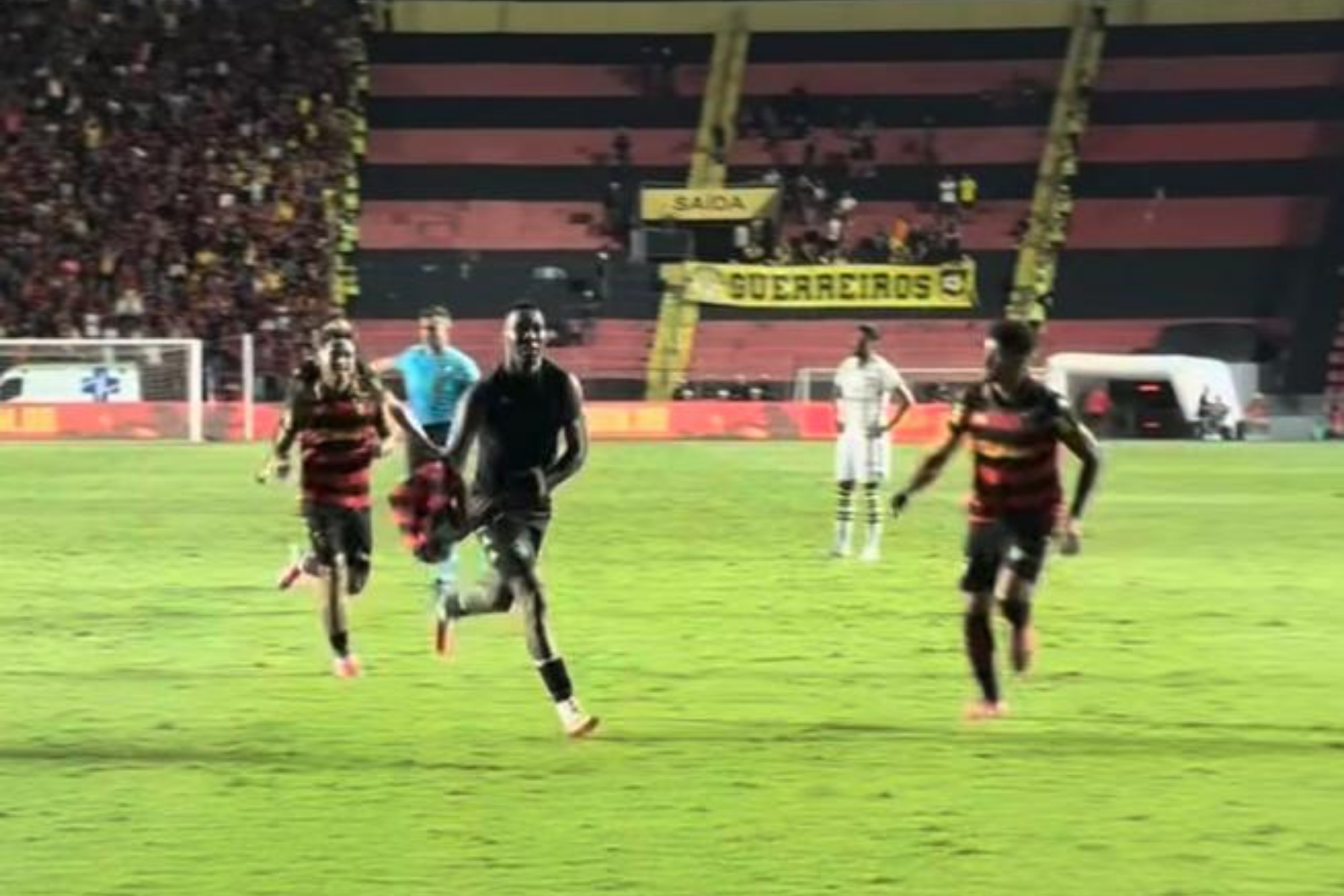 Multicampeão pelo Palmeiras decide, e Sport vence São Bernardo na Série B