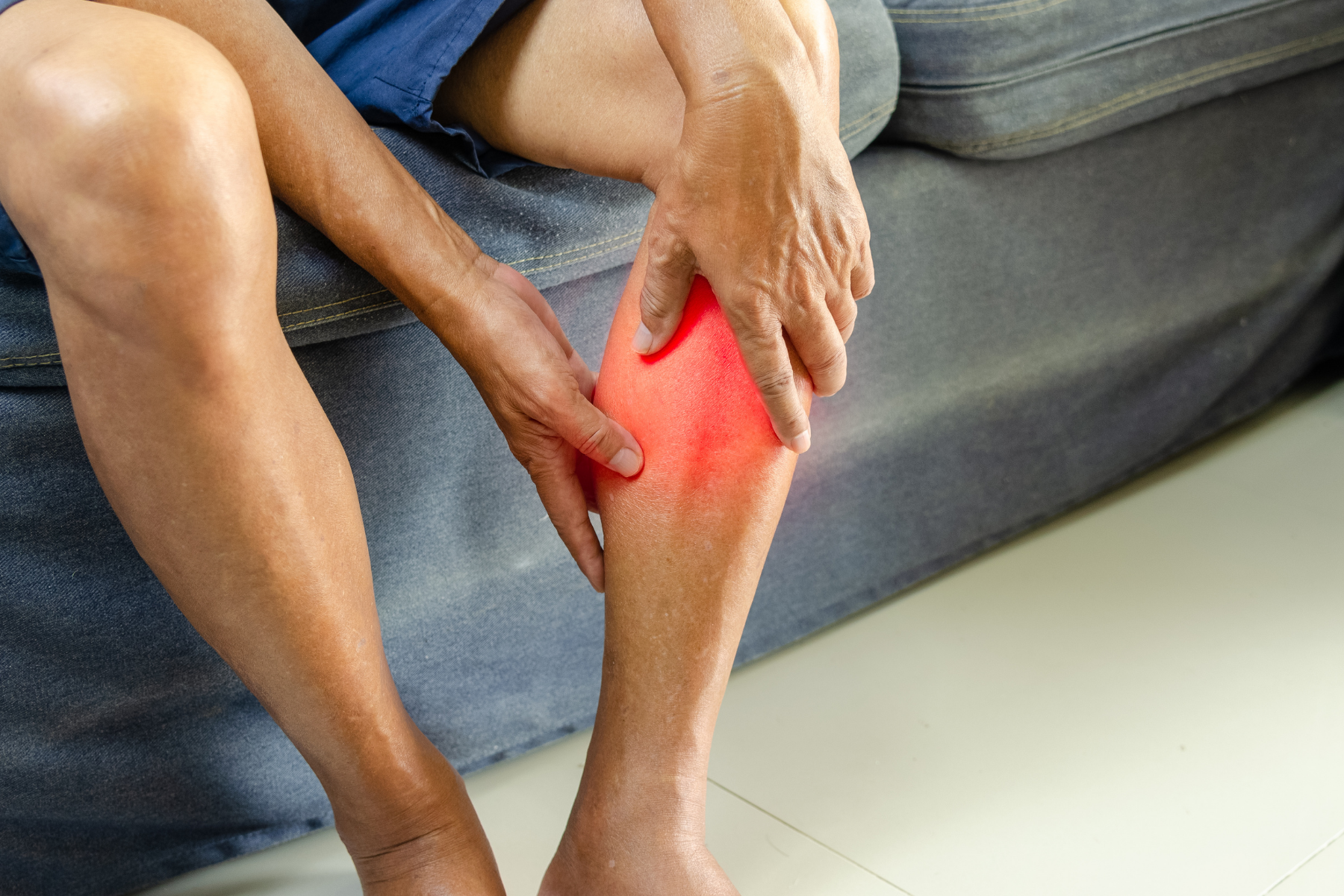 Saiba quando a dor nas pernas pode revelar um problema vascular que ninguém percebe