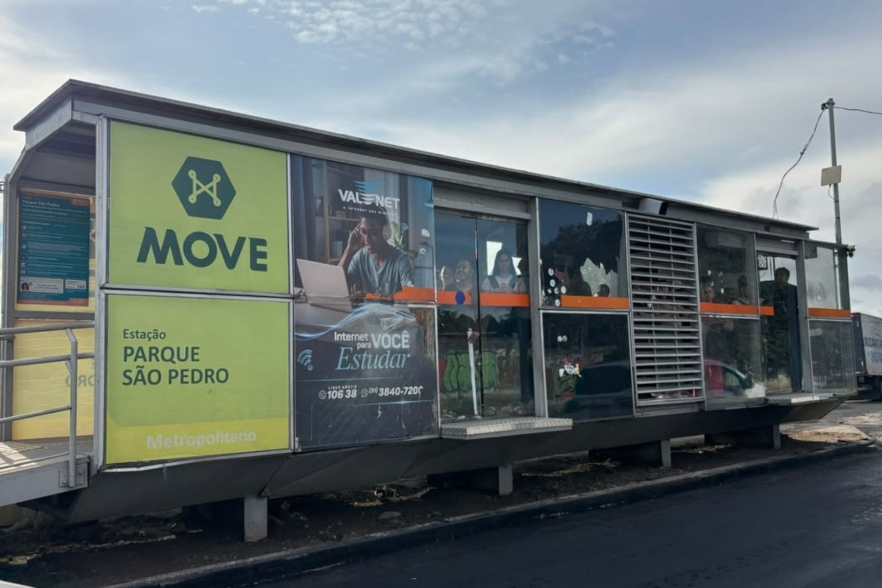 Estação Move Parque São Pedro é reaberta, mas obras ainda provocam congestionamento de mais de 3 km na MG-010