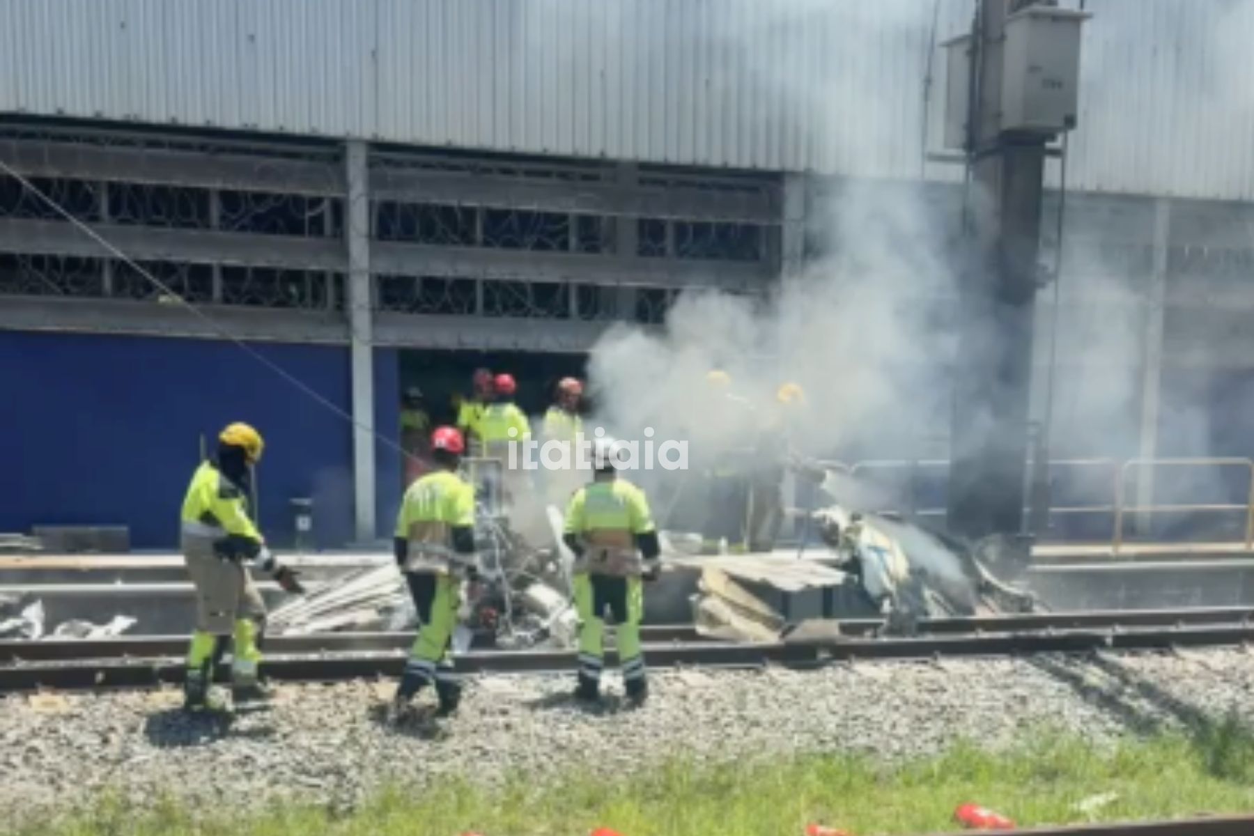 Avião cai na estação de metrô São Gabriel, em BH; veja vídeo