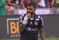 Fluminense x Santos: Gabigol provoca torcida com tatuagens da Libertadores no Maracanã