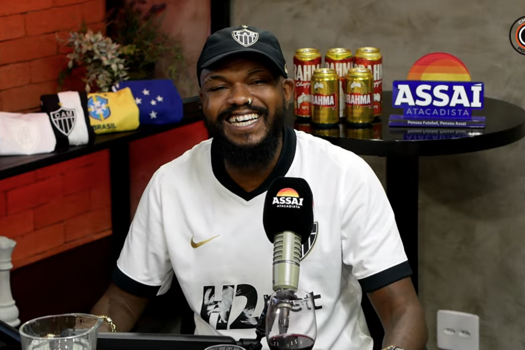 Djonga revela zoeira com Gabigol após Atlético x Santos: 'Pus meu pai para mandar áudio'