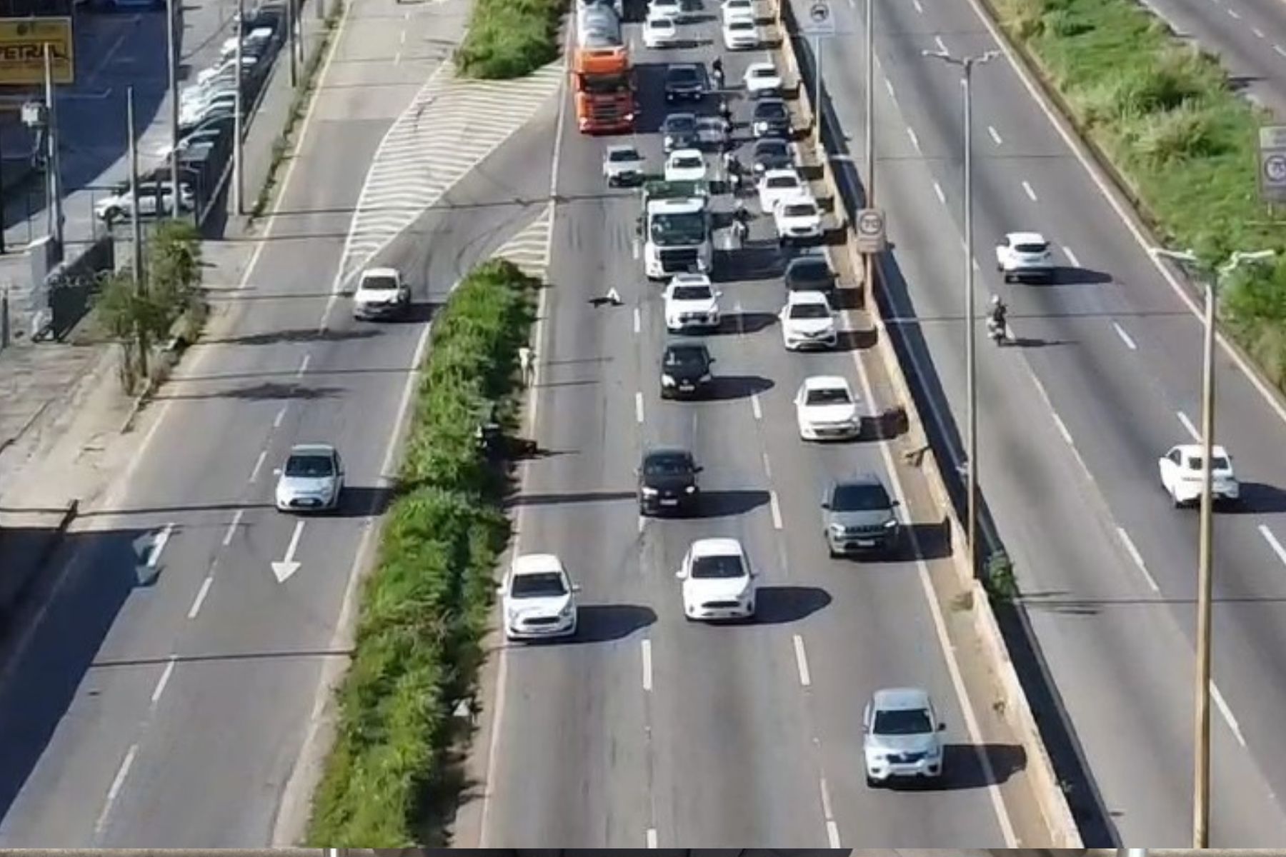 Pane seca responde por metade das ocorrências de carros parados em BH e pode gerar multa de R$ 130