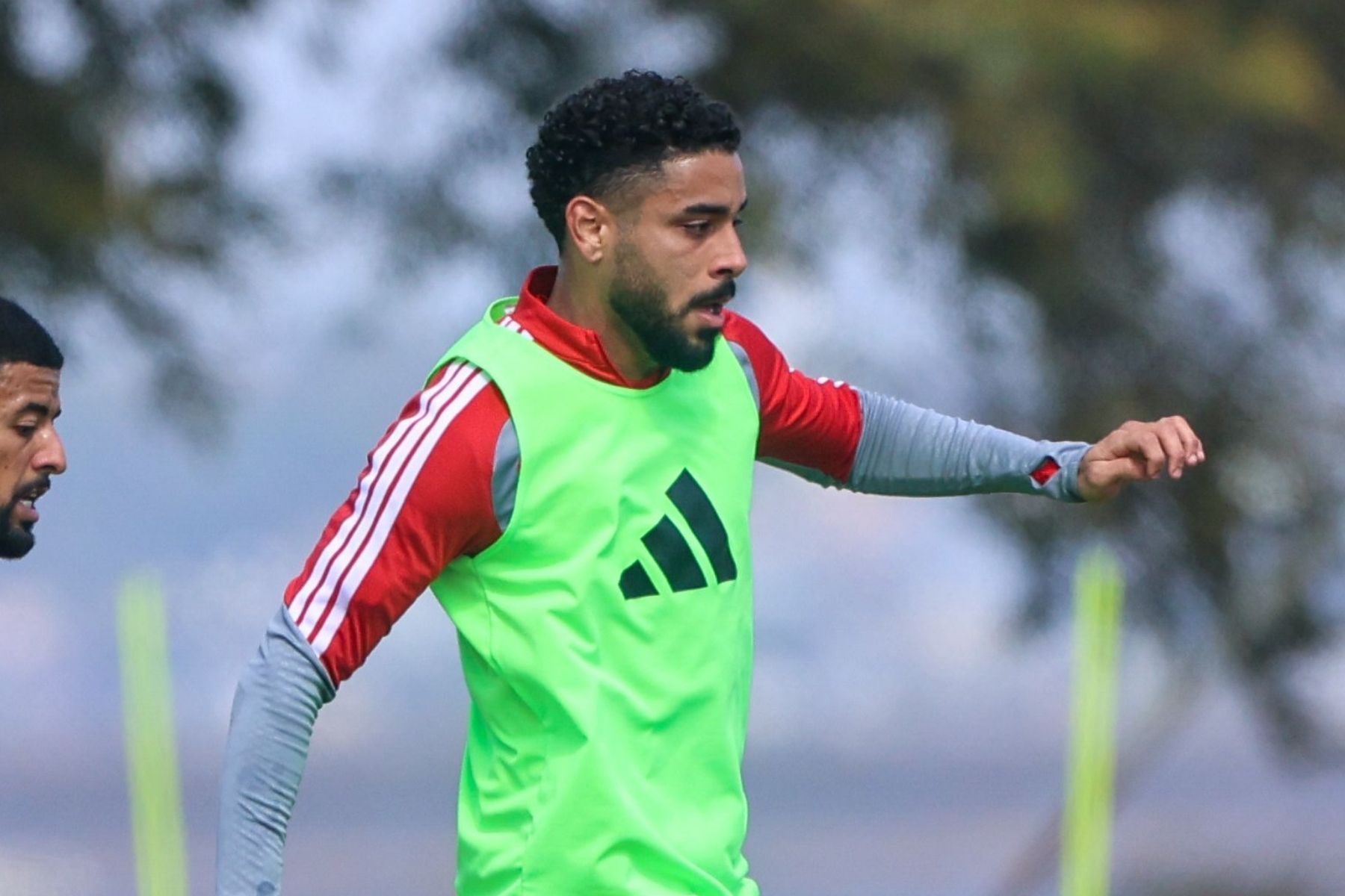 Lateral do Internacional se machuca e vira dúvida contra o Corinthians pelo Brasileiro