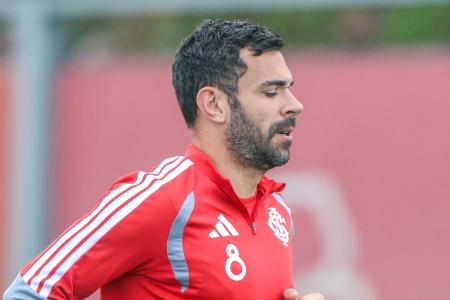 Thiago Maia em treino do Inter no CT Parque Gigante, em Porto Alegre • Ricardo Duarte/Internacional
