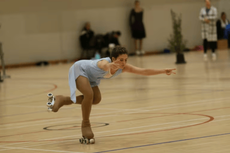 Manuela Maggio, 30 anos, argentina radicada na Nova Zelândia: a jovem que passou de podóloga de vacas a medalhista de prata no patins