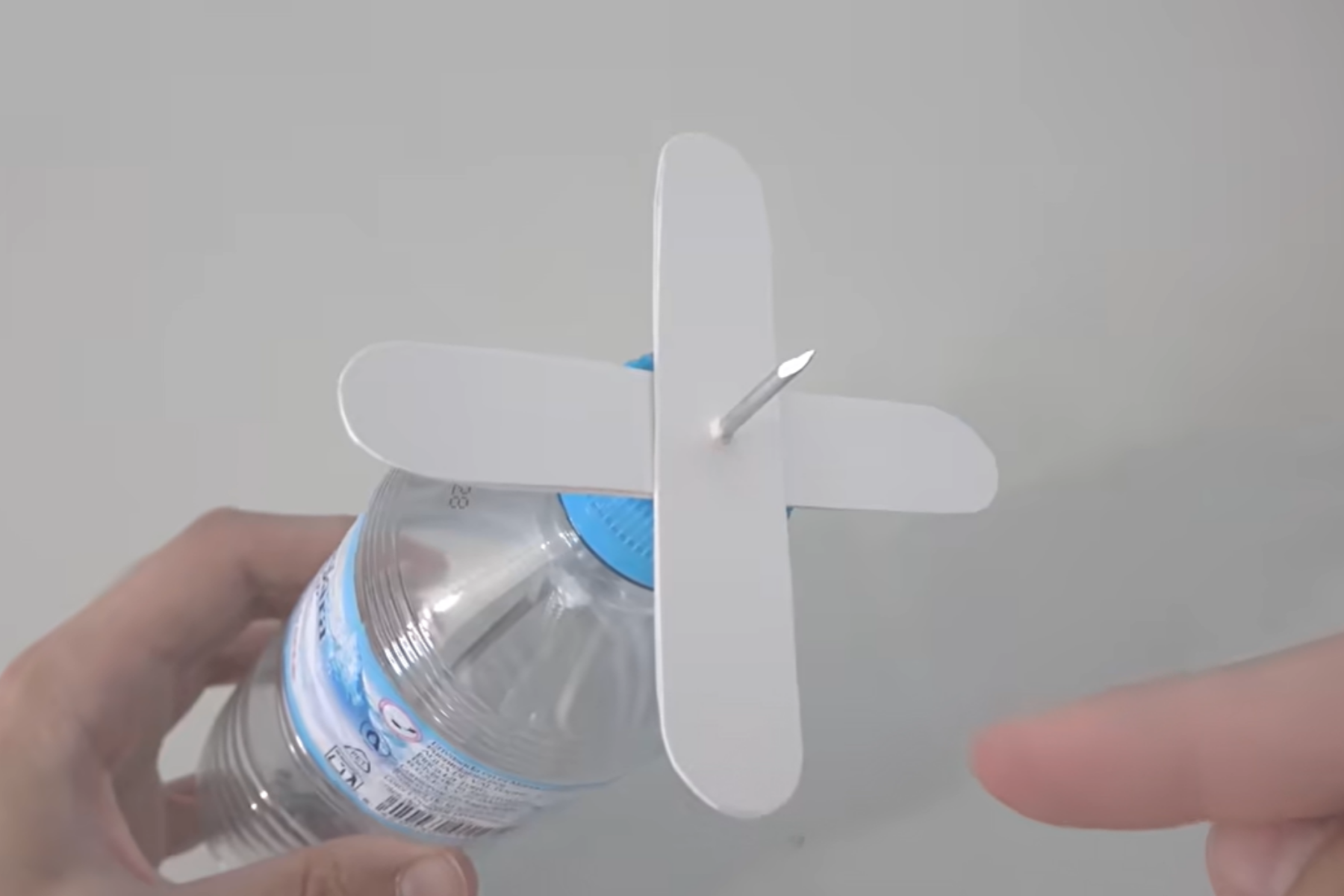 Como fazer um ventilador caseiro com uma garrafa de plástico passo a passo