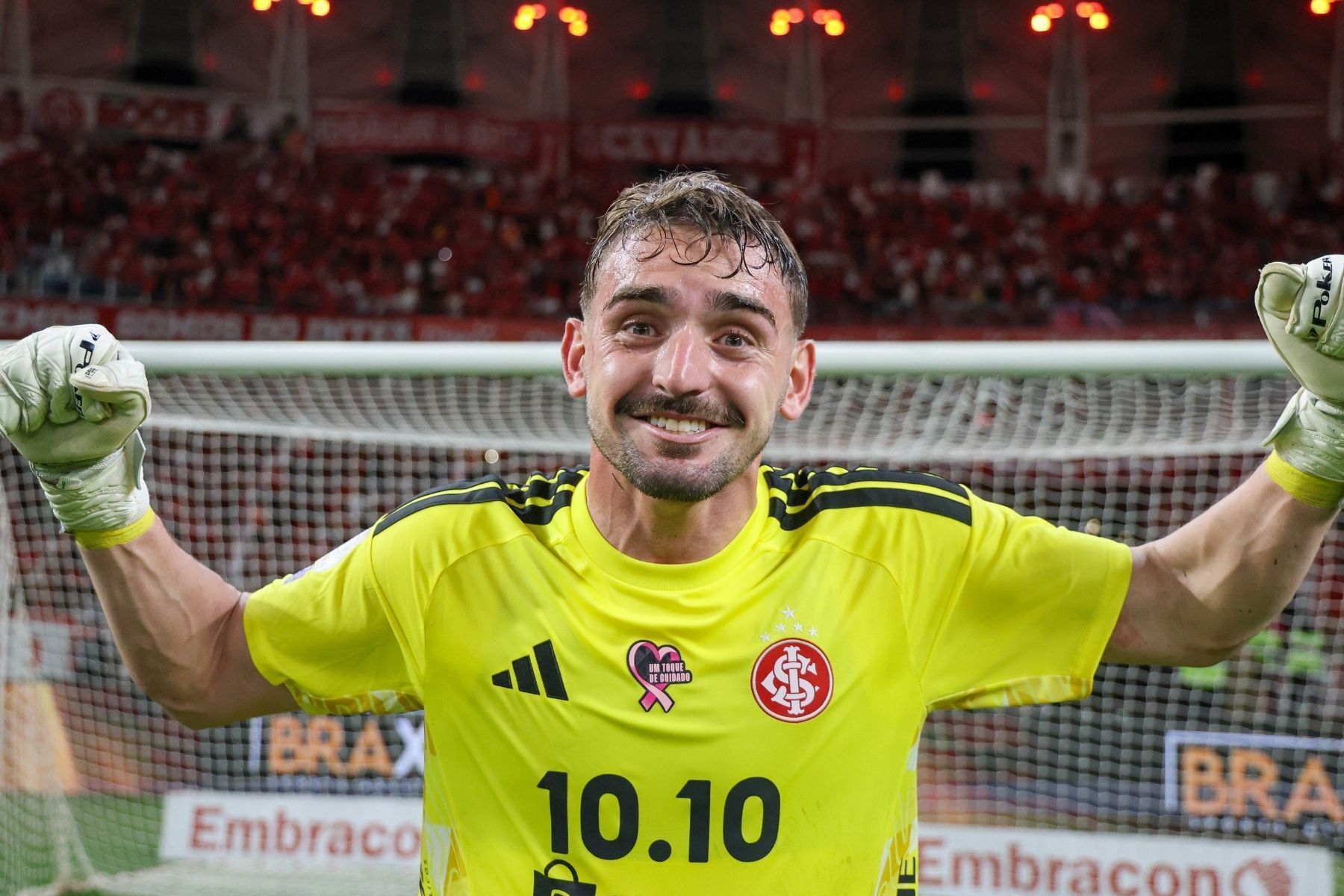 Baptista indica goleiro titular do Internacional no GreNal, mas não descarta mudança