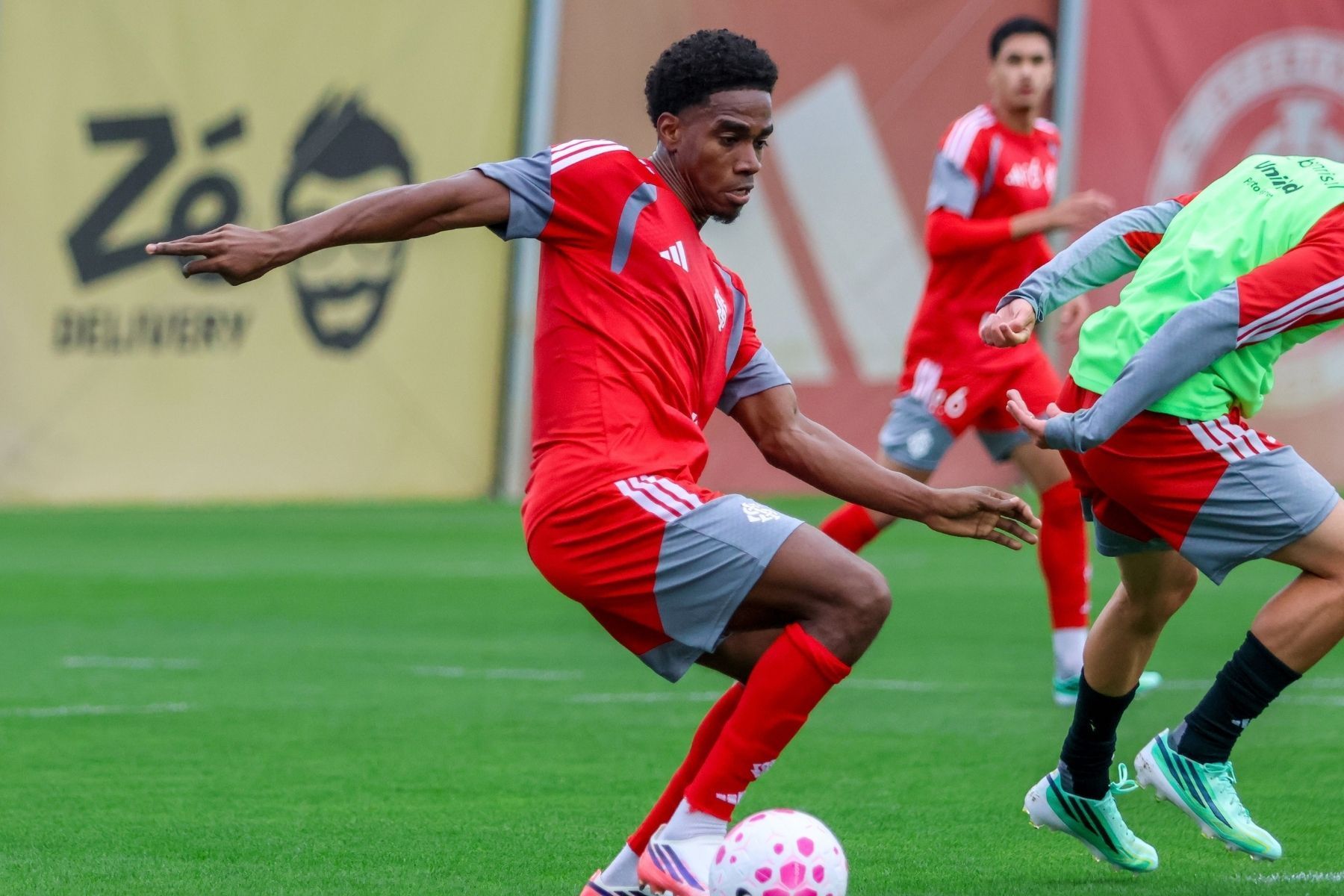 Corinthians de olho: Internacional toma decisão sobre futuro de Félix Torres