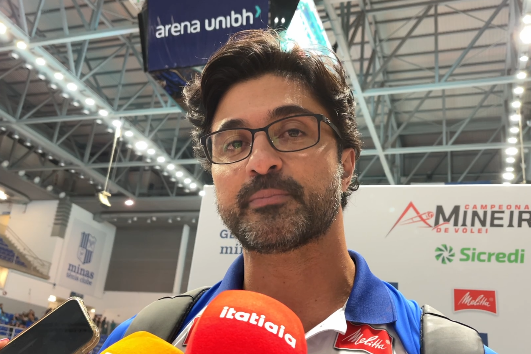 Técnico do Gerdau Minas, Vissotto exalta força do grupo após vitória no Mineiro