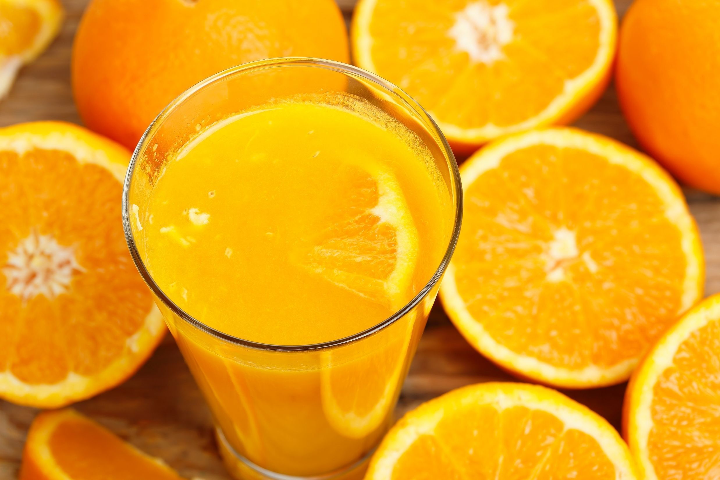 Exportação de suco de laranja cresce 9,6% em volume, mas receita cai no 1º trimestre da safra